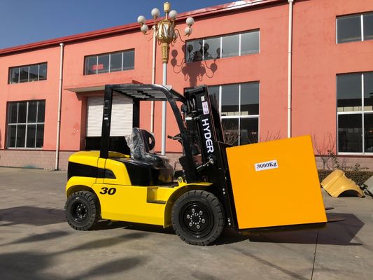 Yellow 2.5 Ton Diesel Forklift Trucks with 1070 Fork Length and CE Certification