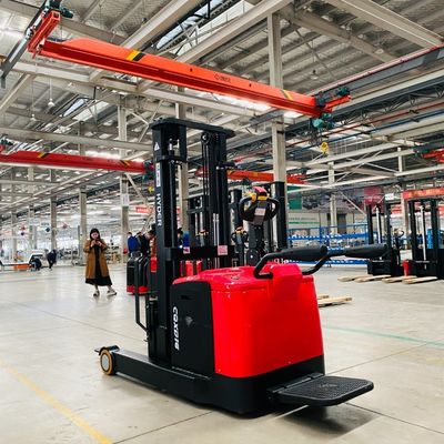 2500-5000mm Lifting Height Reach Truck with Standing Pedal Economic Forklift Truck
