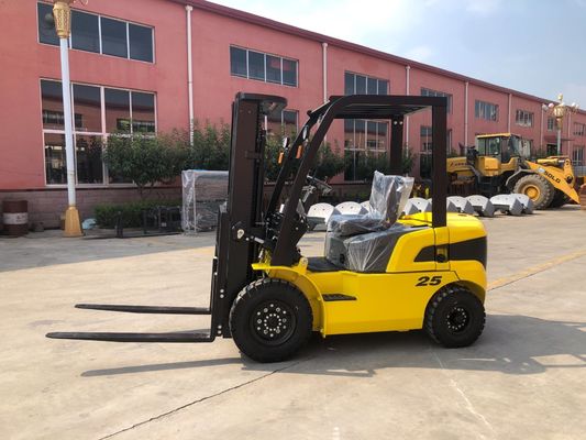 Yellow 2.5 Ton Diesel Forklift Trucks with 1070 Fork Length and CE Certification
